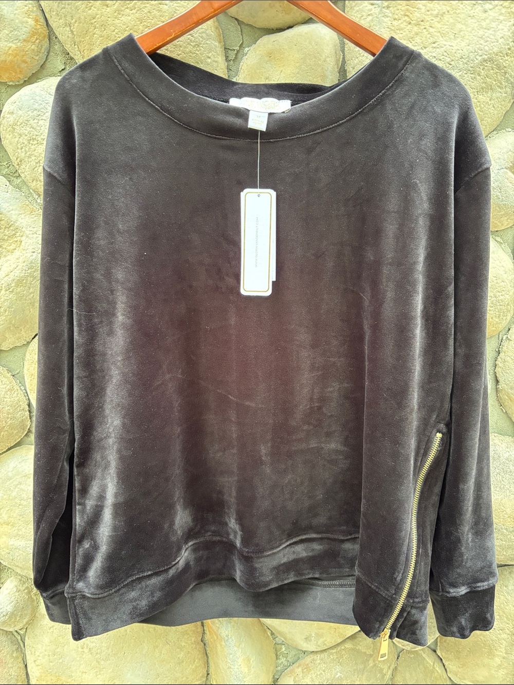 NWT Gloria Vanderbilt Velvet Pullover Black Sweatshirt w/ Side Gold Zipper